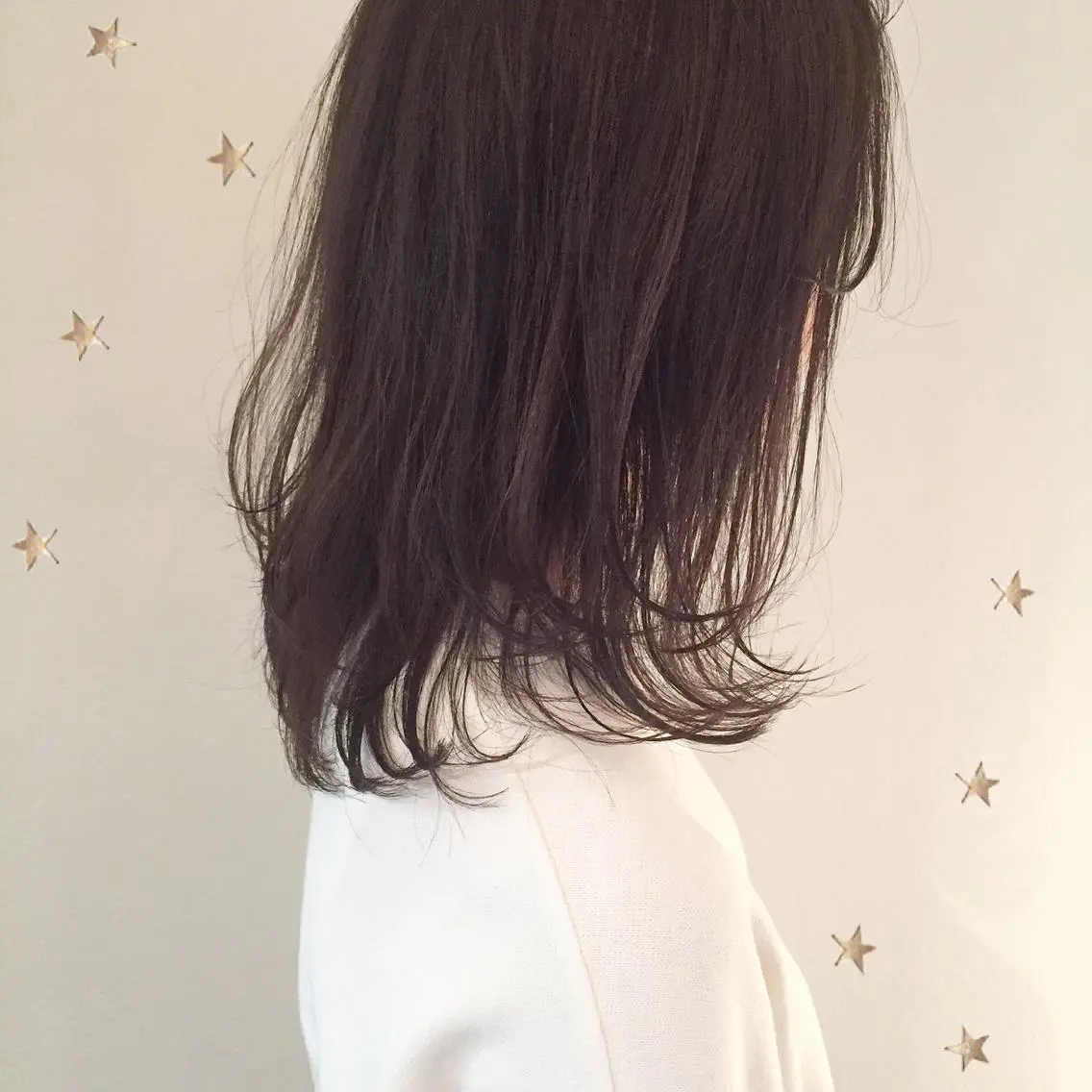 ミディアム アッシュ 市川 千夏のヘアスタイル