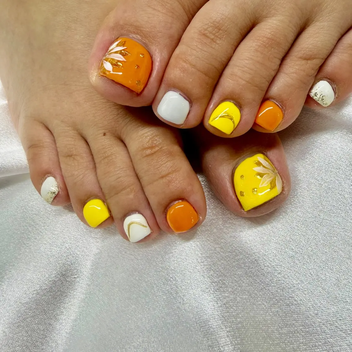 ネイル フットネイル Lily me.のネイルデザイン