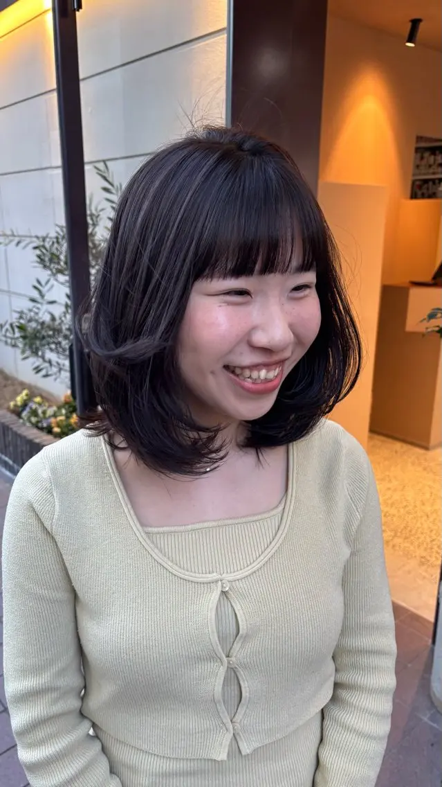 ミディアム 髪質改善 レイヤーカット 小顔カット トリートメント カット ヘアカラー トリートメント やまぐち もえかのヘアスタイル