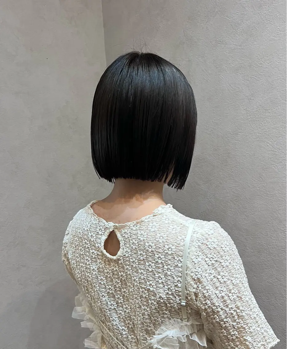 ショート 切りっぱなしボブ ボブ 縮毛矯正 カット ヘッドスパ "今"だけでない美髪 KOTOMIのヘアスタイル