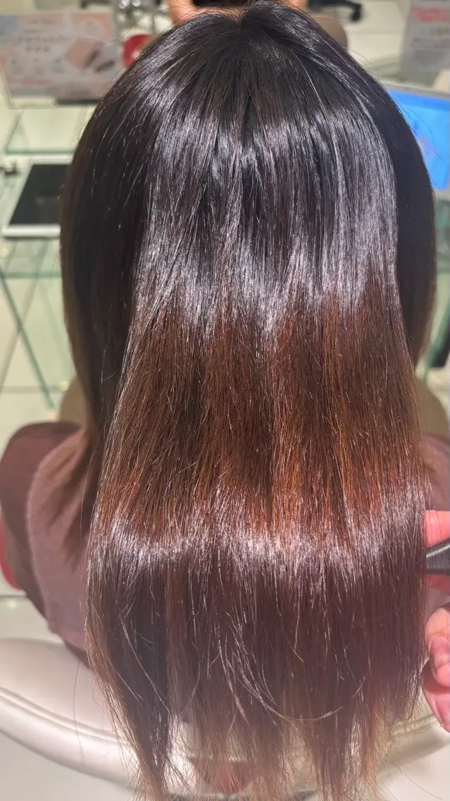 セミロング 縮毛矯正 新開 羽音のヘアスタイル
