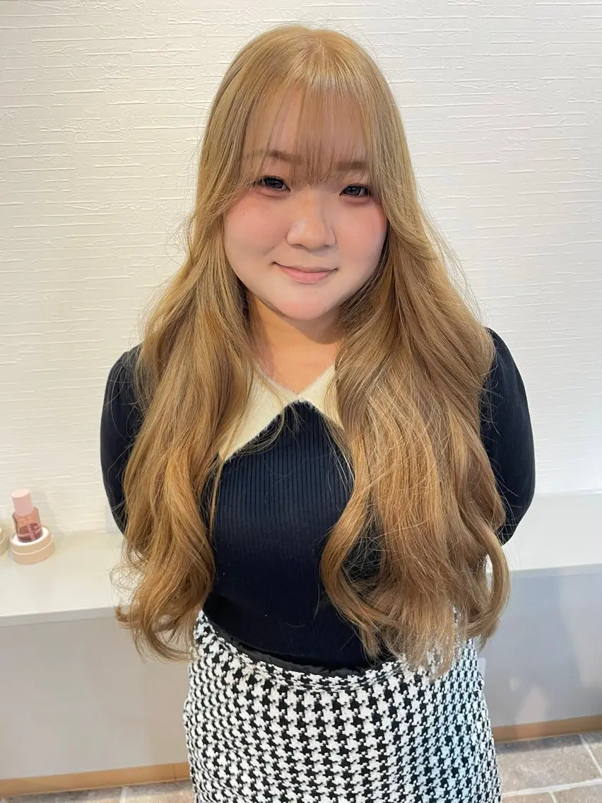 ロング カラー ベージュカラー ブロンド ブロンドベージュ カット ヘアカラー YUI/ ブリーチカラー🌷のヘアスタイル