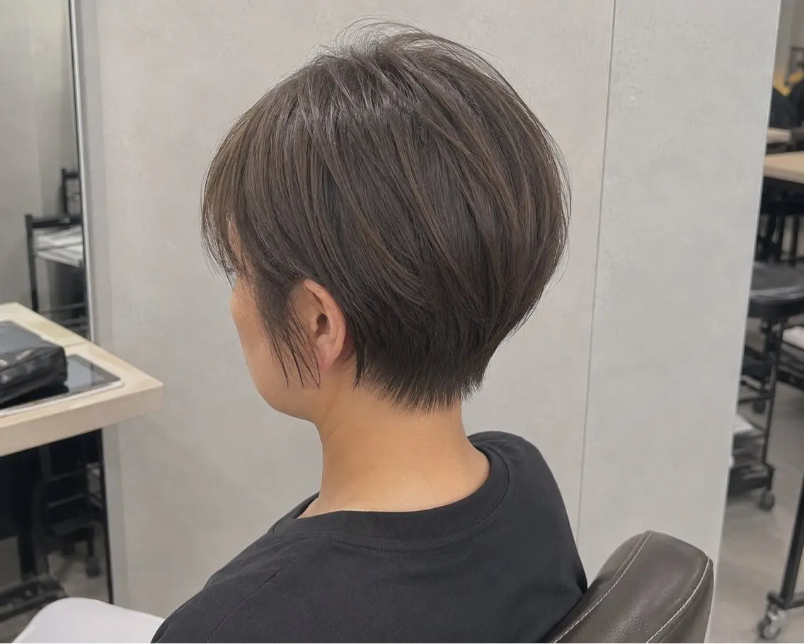 ショート カラー 野津 祐希のヘアスタイル