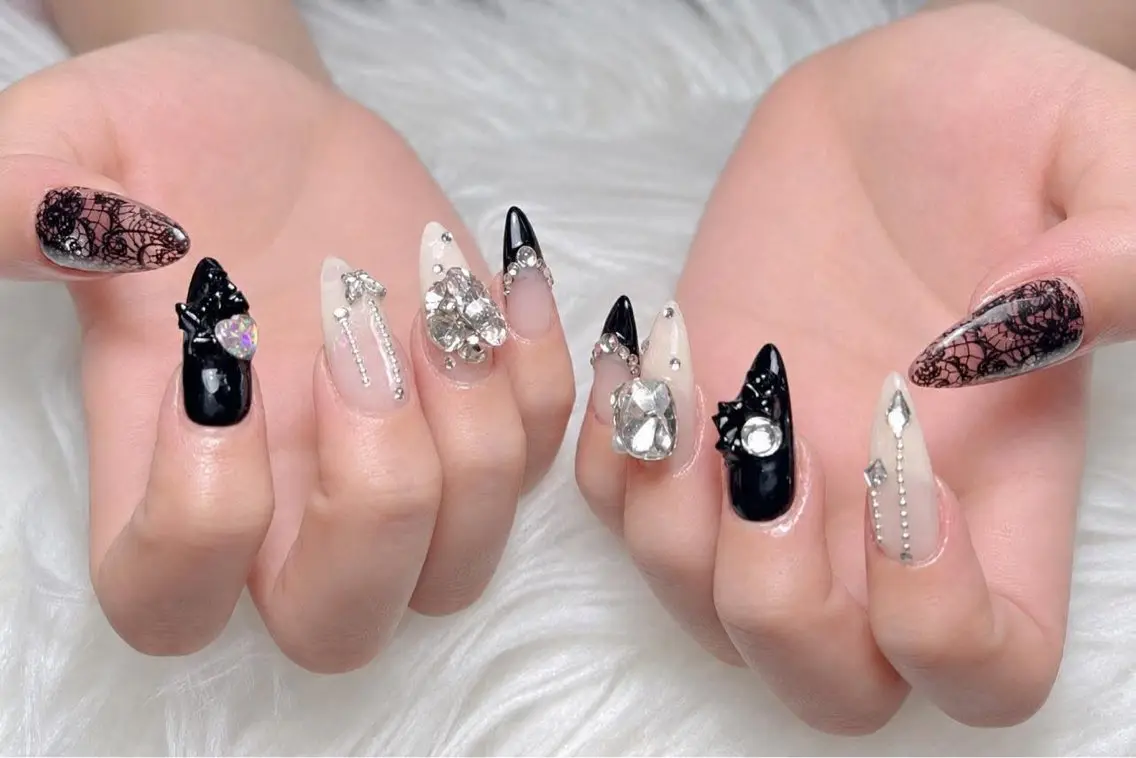 ネイル AURA NAIL 上前津のネイルデザイン