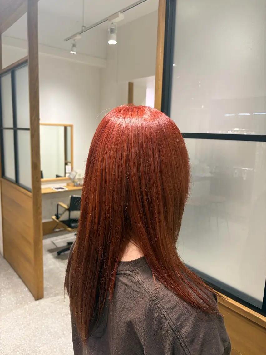 ロング カラー オレンジ オレンジレッド レッドカラー ヘアカラー みうら しずく🪐のヘアスタイル