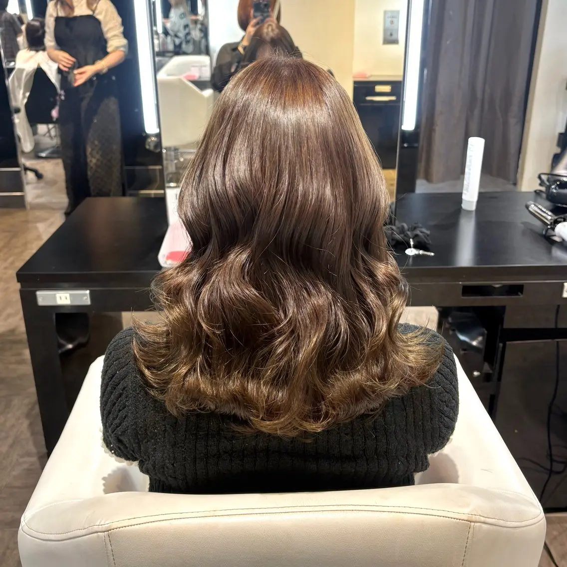 セミロング カラー ベージュカラー ブリーチ ダブルカラー ミルクティーベージュ ブリーチなしカラー カット ヘアカラー トリートメント 🖤大人可愛い⌇ 𝐑 𝐈 𝐎🖤のヘアスタイル