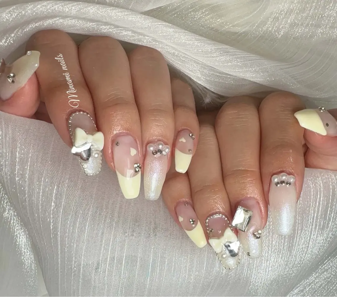 ネイル アートネイル ガーリー キラキラネイル 韓国ネイル マグネットネイル ハンドネイル Minami Nailsのネイルデザイン
