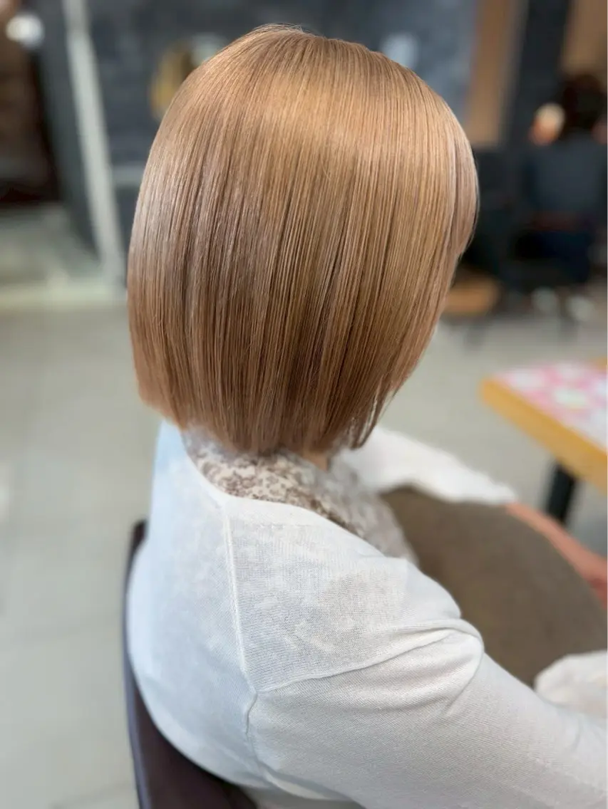 ショート カラー ブリーチ ⭐️佐藤壮也⭐️ 柔らかモテカラー🤎のヘアスタイル