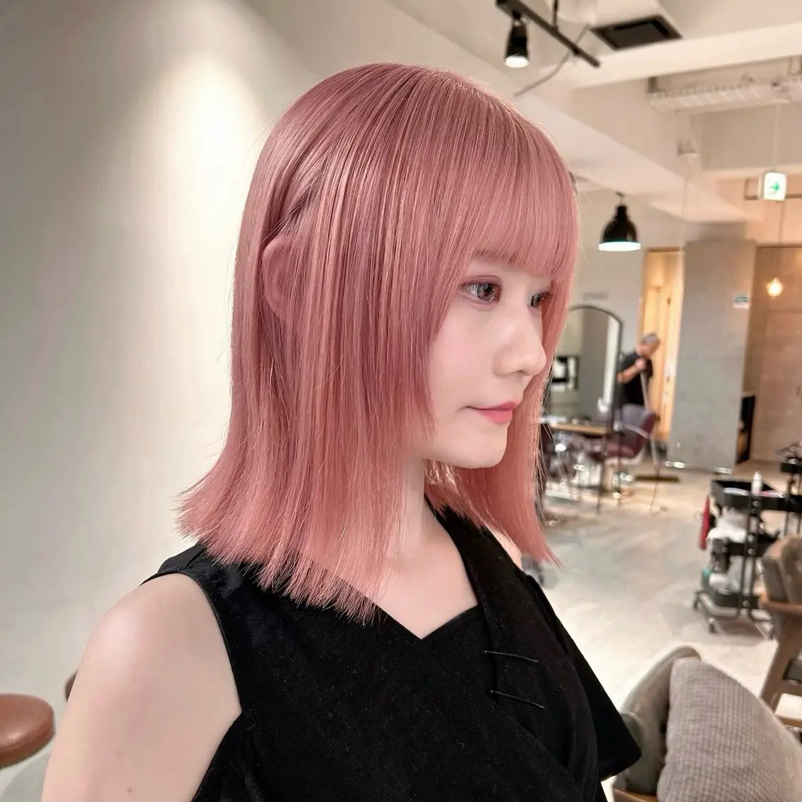 セミロング カラー 🤍原宿/ハイトーン みほ🎀໒꒱のヘアスタイル