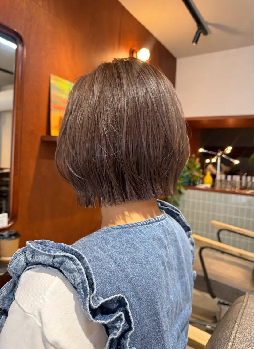 ショート カラー ボブレイヤー ベージュカラー ボブ レイヤーカット カット ヘアカラー トリートメント ボブ美容師💛 AYUMIのヘアスタイル