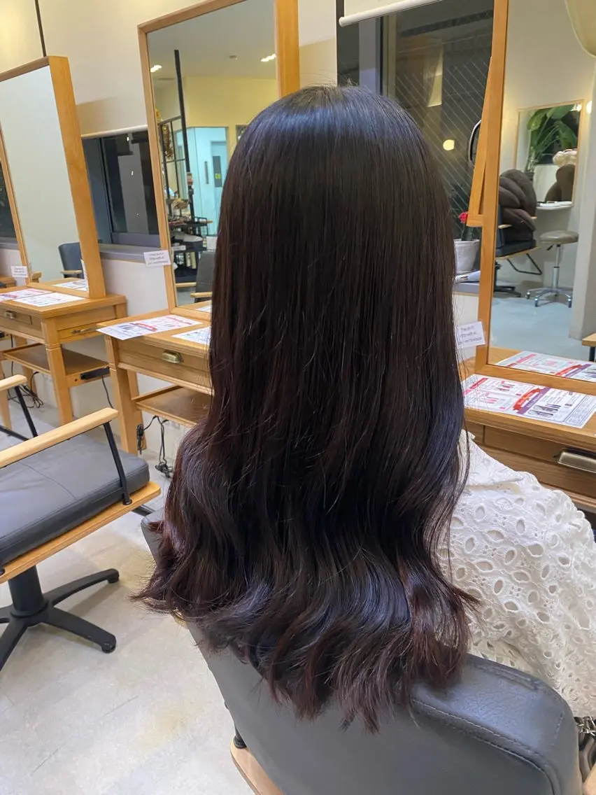 ロング 勝海 絢音のヘアスタイル