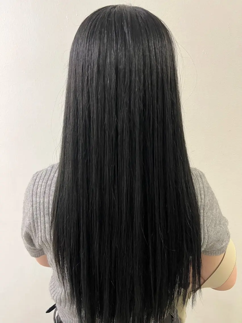 ロング カラー HOHOMI （ほほみ）のヘアスタイル