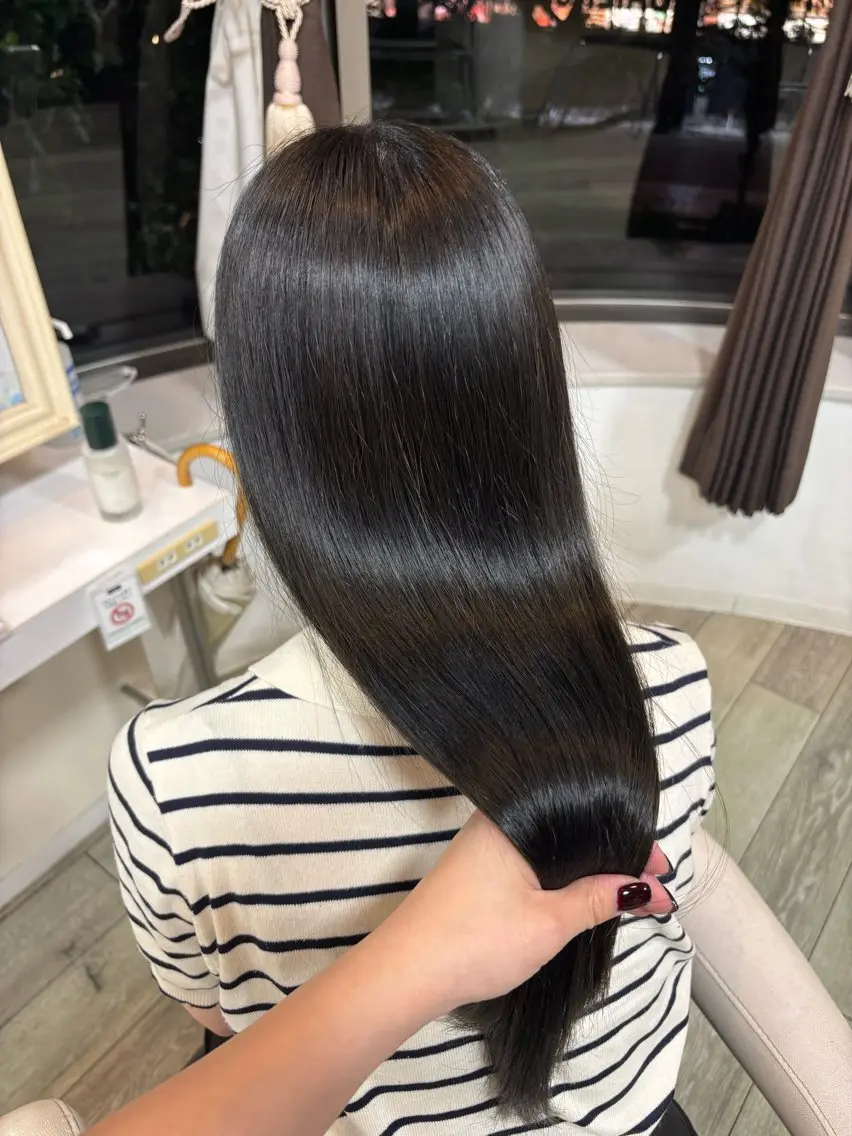 ロング カット ヘアカラー さとう さくらのヘアスタイル