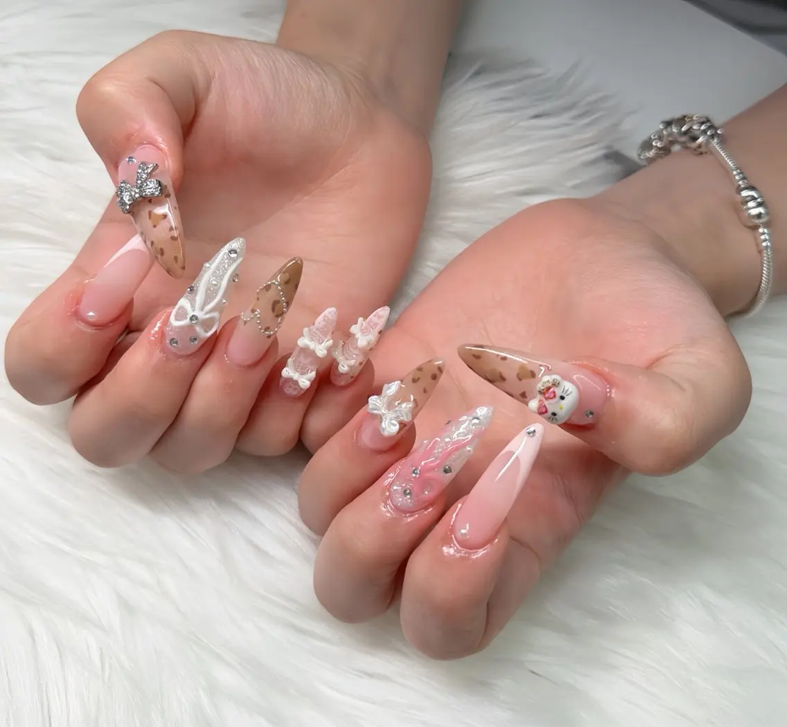 ネイル オーロラネイル チークネイル フットネイル フレンチネイル ジェルネイル ハンドネイル Havi Nailsのネイルデザイン