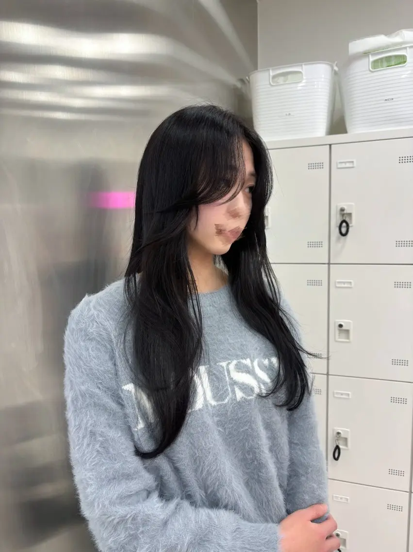 ロング 抜け感レイヤー︴ ニュアンスカラーのヘアスタイル