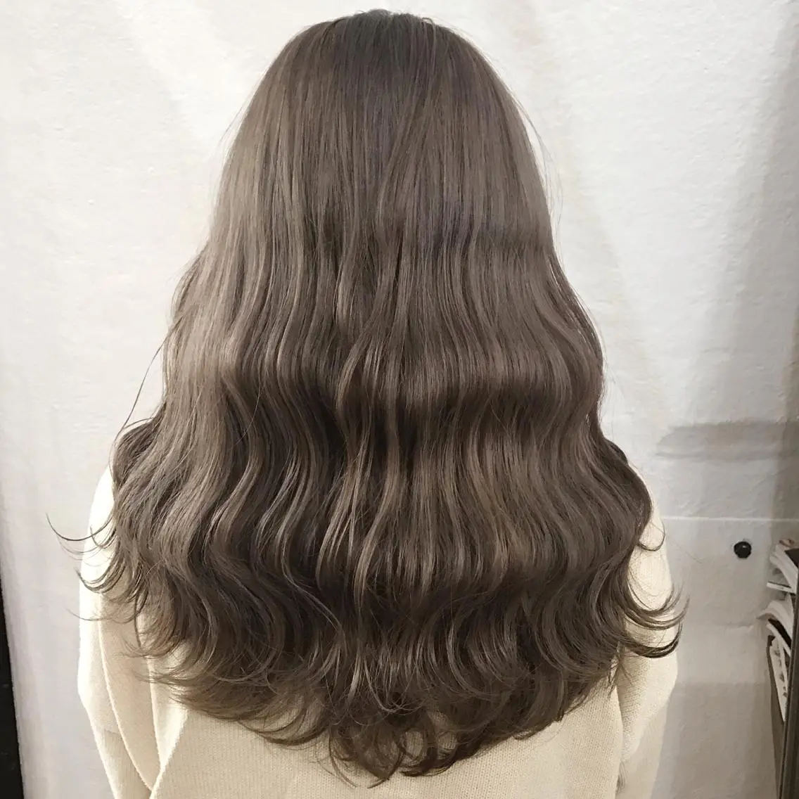 ロング カラー ブリーチ グレージュ オルチャンヘア K-POP好き美容師 🇰🇷Kai.Yのヘアスタイル