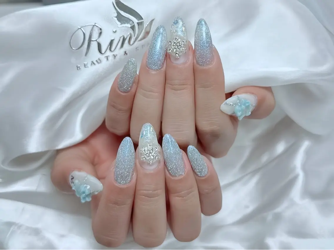 ネイル ボルドー フレンチネイル グラデーション キラキラネイル 韓国ネイル ハンドネイル Rin Nail 新大久保店のネイルデザイン