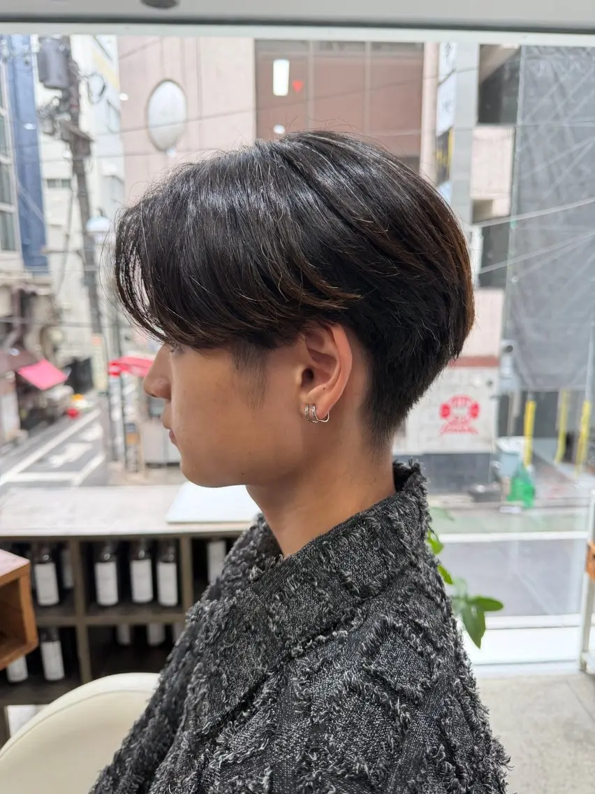 メンズ センターパート 刈り上げ カット makoto 池袋 Roji ブリーチのヘアスタイル