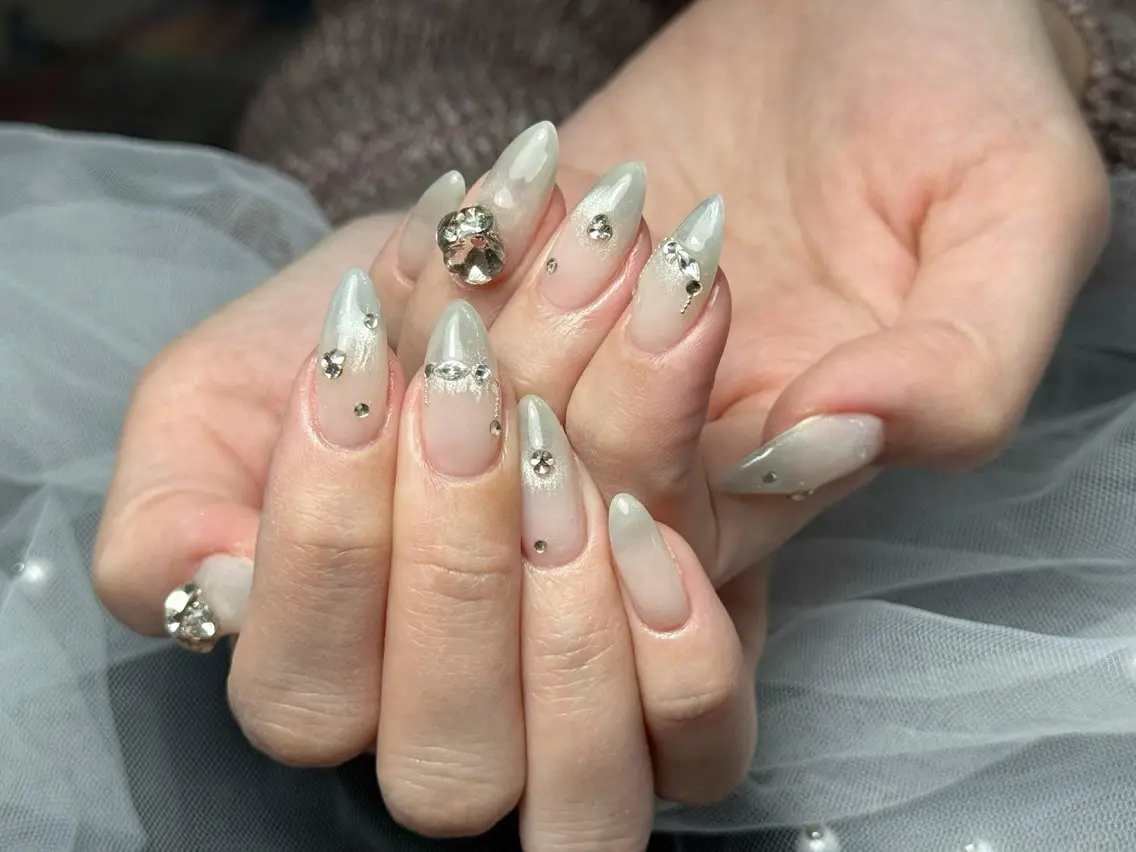 ネイル アートネイル 長さ出し ジェルネイル マグネットネイル ニュアンスネイル ハンドネイル Cloudy Chan Nailのネイルデザイン