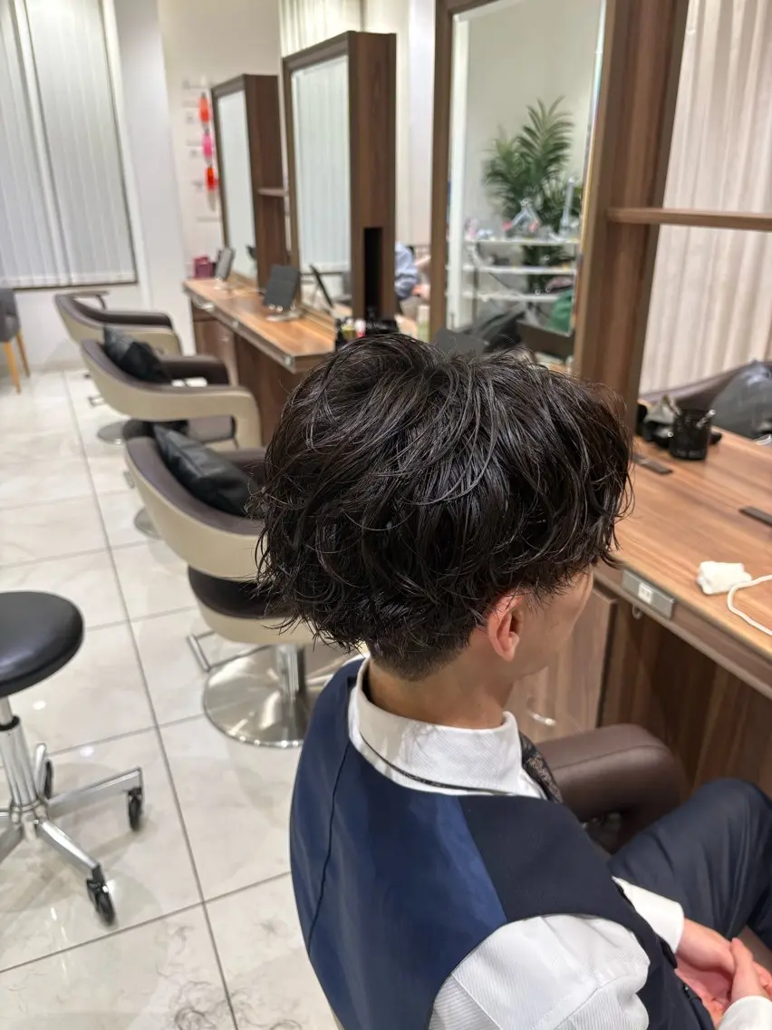 パーマ メンズ 縮毛矯正特化💎& 透明感カラー✨レオのヘアスタイル