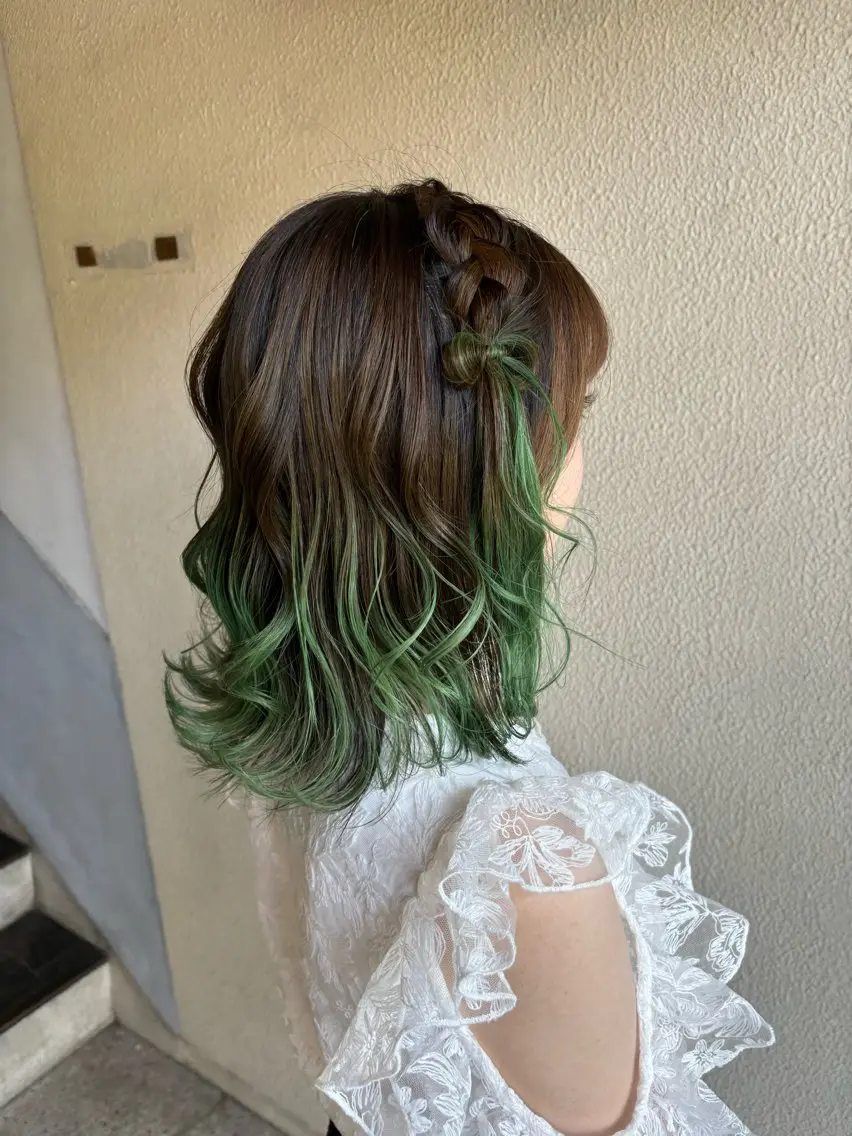 ミディアム カラー ヘアアレンジ ハーフアップ ヘアセット 森岡 紗羽のヘアスタイル