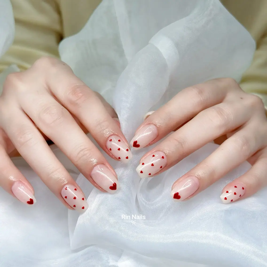 ショート 韓国風ヘア ハンドネイル RIN NAILS ᥫ᭡Migusaのネイルデザイン