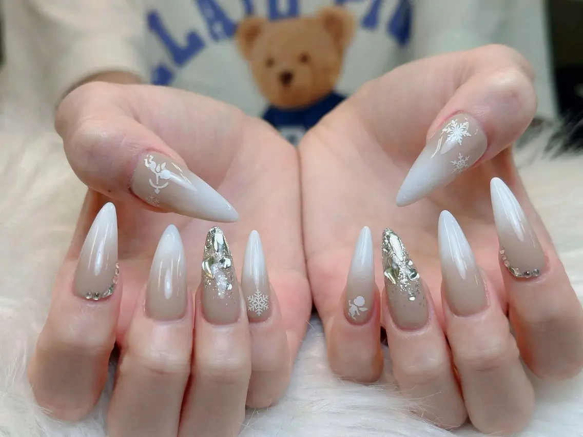 ネイル アートネイル 成人式 ジェルネイル ニュアンスネイル 夏ネイル ハンドネイル Jenn Nail Salonのネイルデザイン