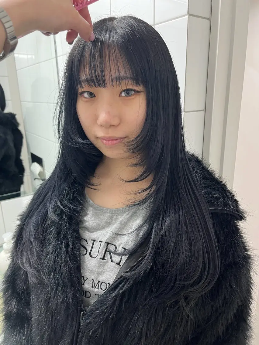 ロング 顔まわりレイヤー 顔周りカット レイヤーカット カット ヘアカラー nao 𝜗𝜚のヘアスタイル
