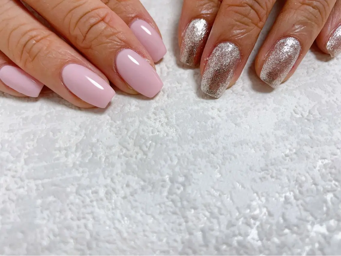 ネイル オーロラネイル ブルー フットネイル フレンチネイル ジェルネイル ハンドネイル kiki nail たまプラーザのネイルデザイン