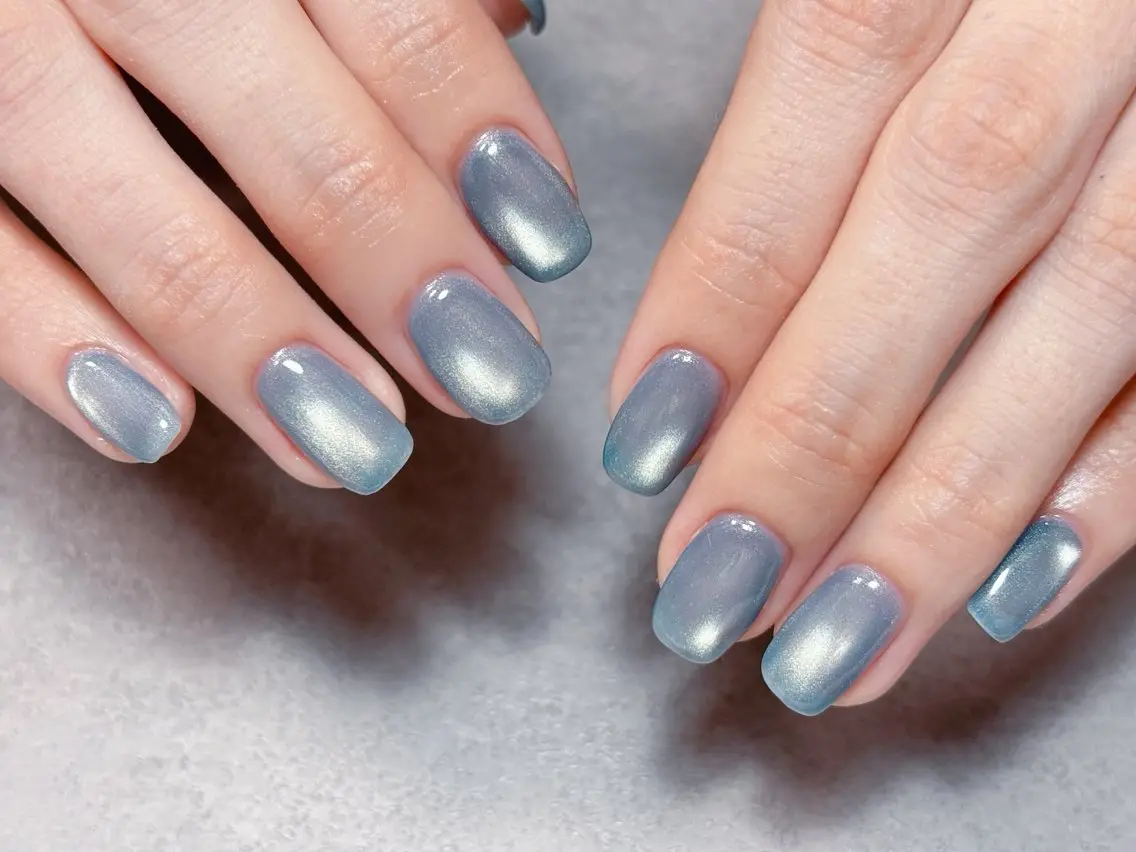 ネイル ブルー 韓国ネイル マグネットネイル 夏ネイル ハンドネイル ハンドケア 💫ゆか_ Nailartistのネイルデザイン