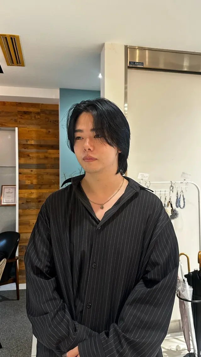 ショート カラー 黒髪 ブルーカラー ブルーブラック ヘアカラー カラーモデル/ 長久手/暖色カラーのヘアスタイル