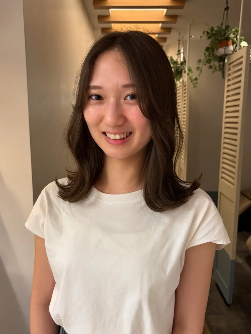 セミロング カラー ヘアカラー トリートメント るな/暖色、 ベージュカラー🎀のヘアスタイル