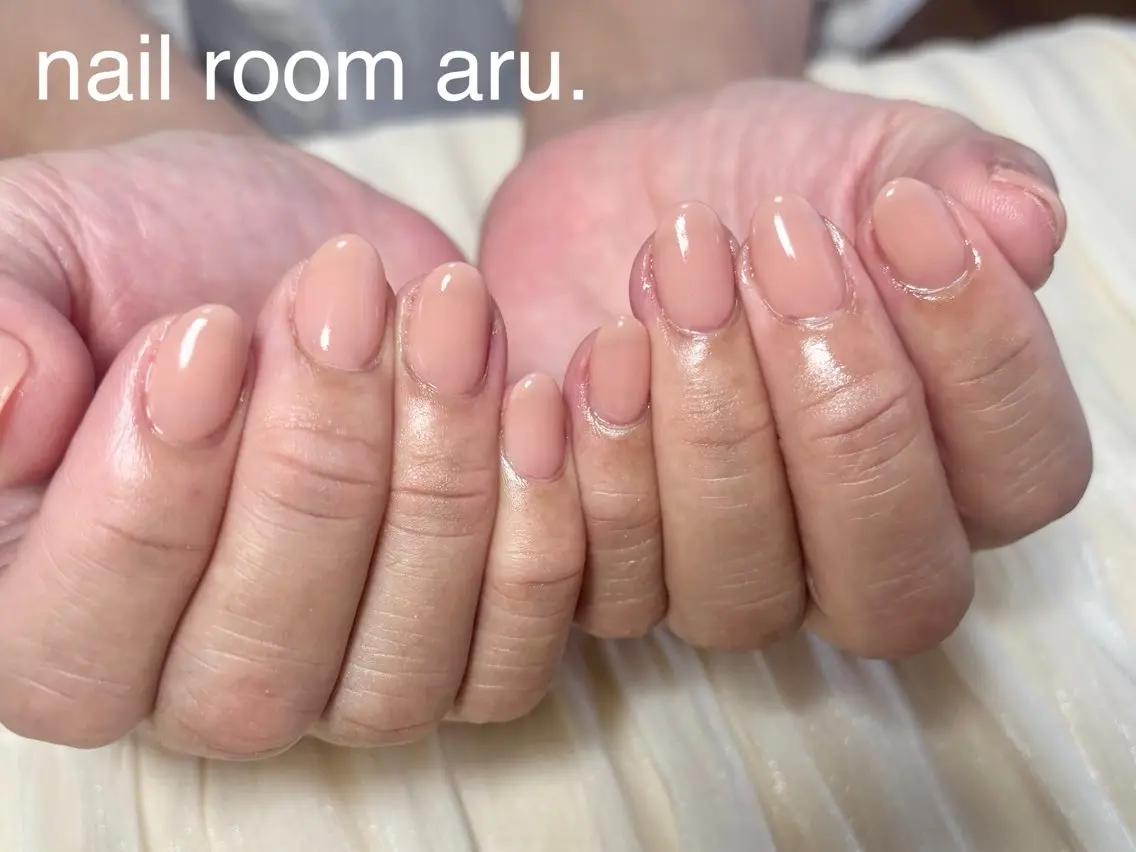 ネイル オフィスネイル ワンカラーネイル ハンドネイル nail room aru.のネイルデザイン