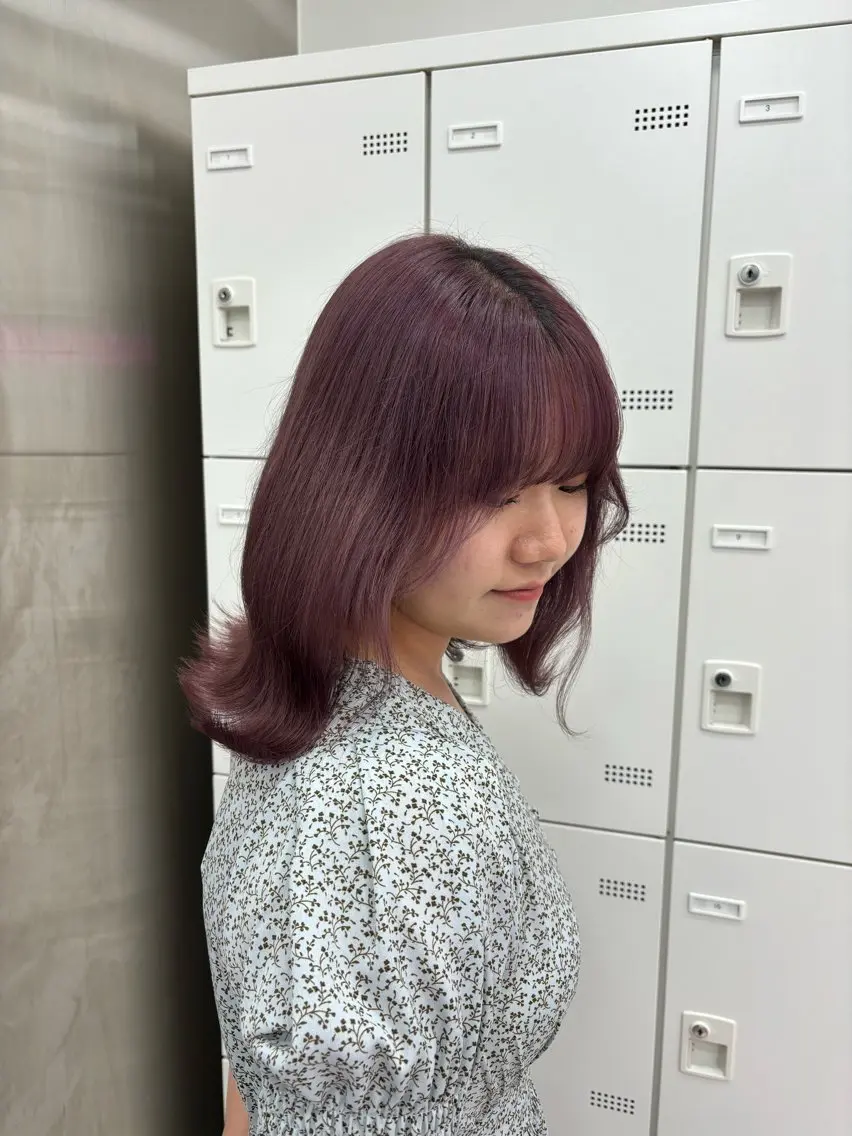 ミディアム カラー 抜け感レイヤー︴ ニュアンスカラーのヘアスタイル