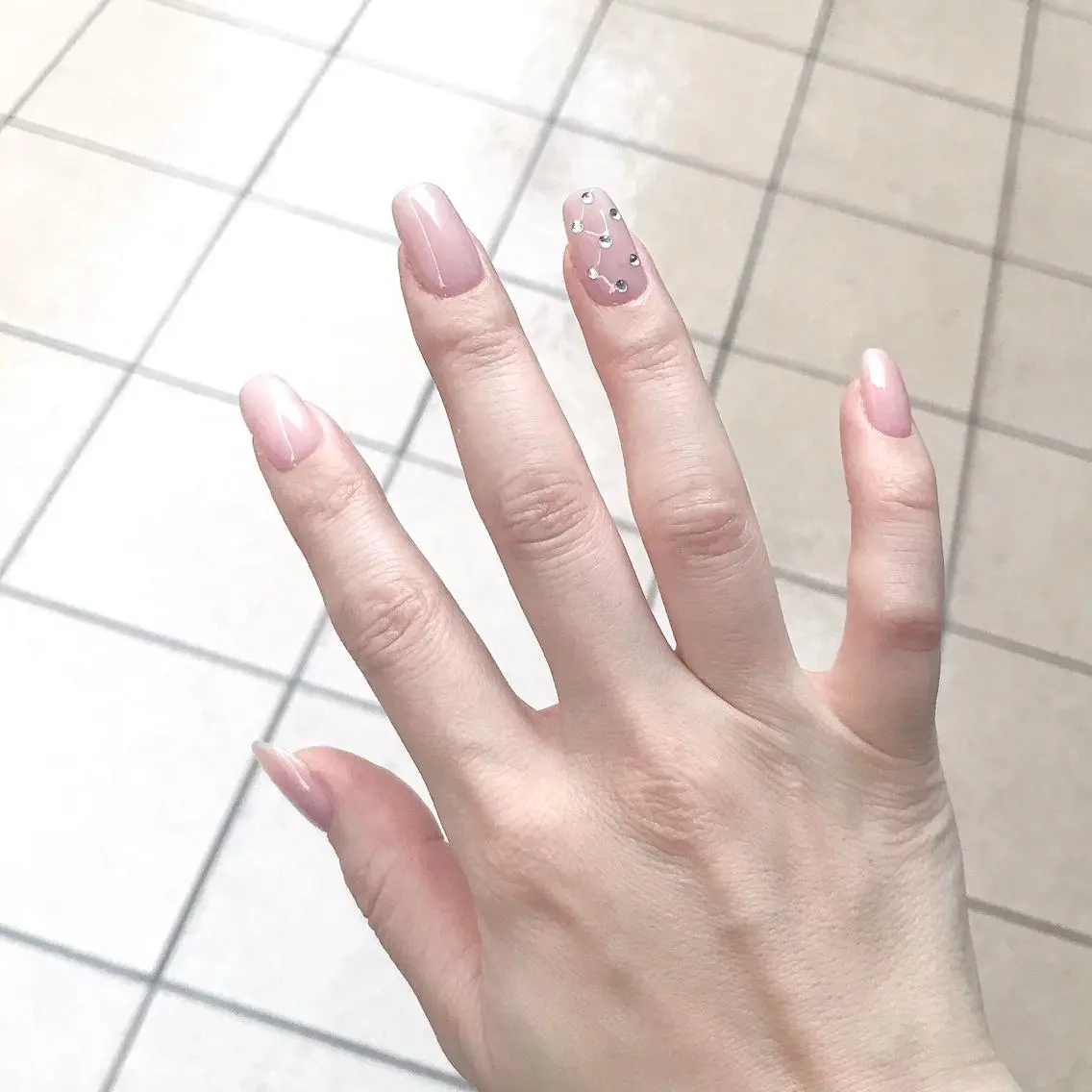 ネイル アートネイル ドット オフィスネイル ワンカラーネイル シンプルネイル ステラ marikominoのネイルデザイン