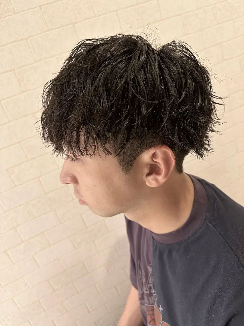 ショート パーマ メンズ メンズパーマ ツイストスパイラルパーマ 波巻きパーマ スパイラルパーマ 💈メンズ特化 美容師サキ💈のヘアスタイル