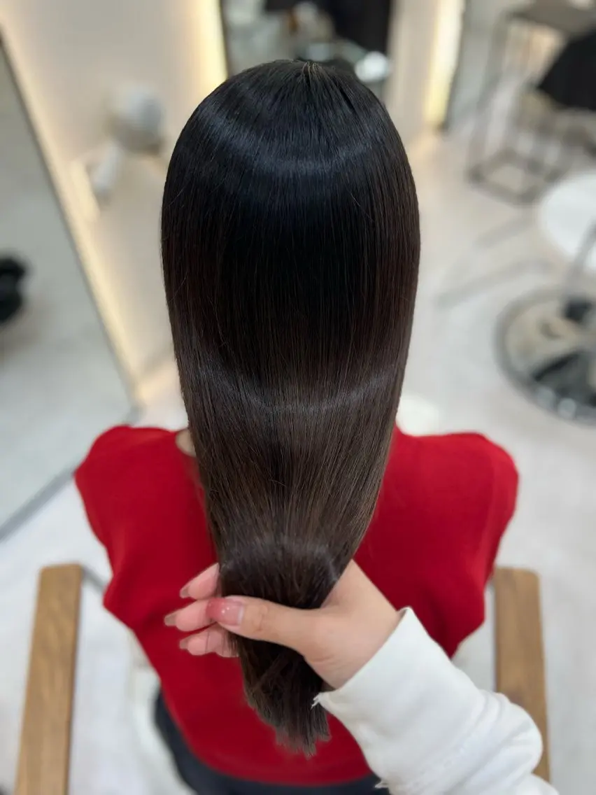 ロング Zina aimiのヘアスタイル