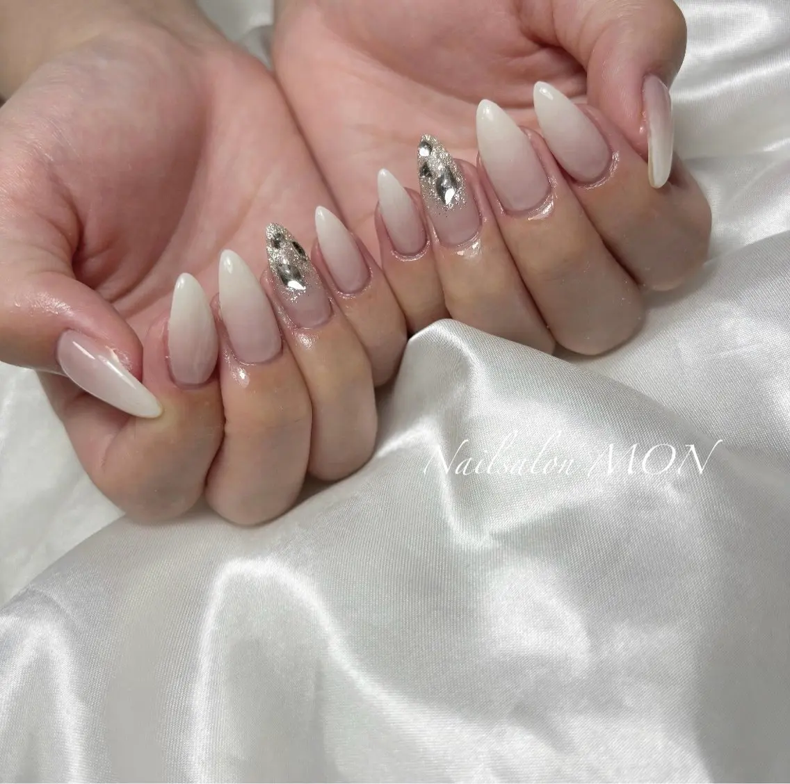ネイル ストーンネイル ハンドネイル Nailsalon MONのネイルデザイン