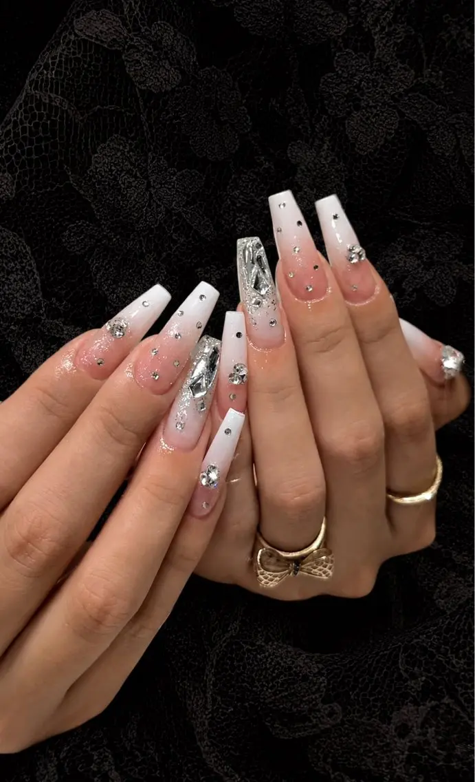 ネイル フレンチネイル ジェルネイル 韓国ネイル マグネットネイル 持ち込み ハンドネイル Royal Nailのネイルデザイン