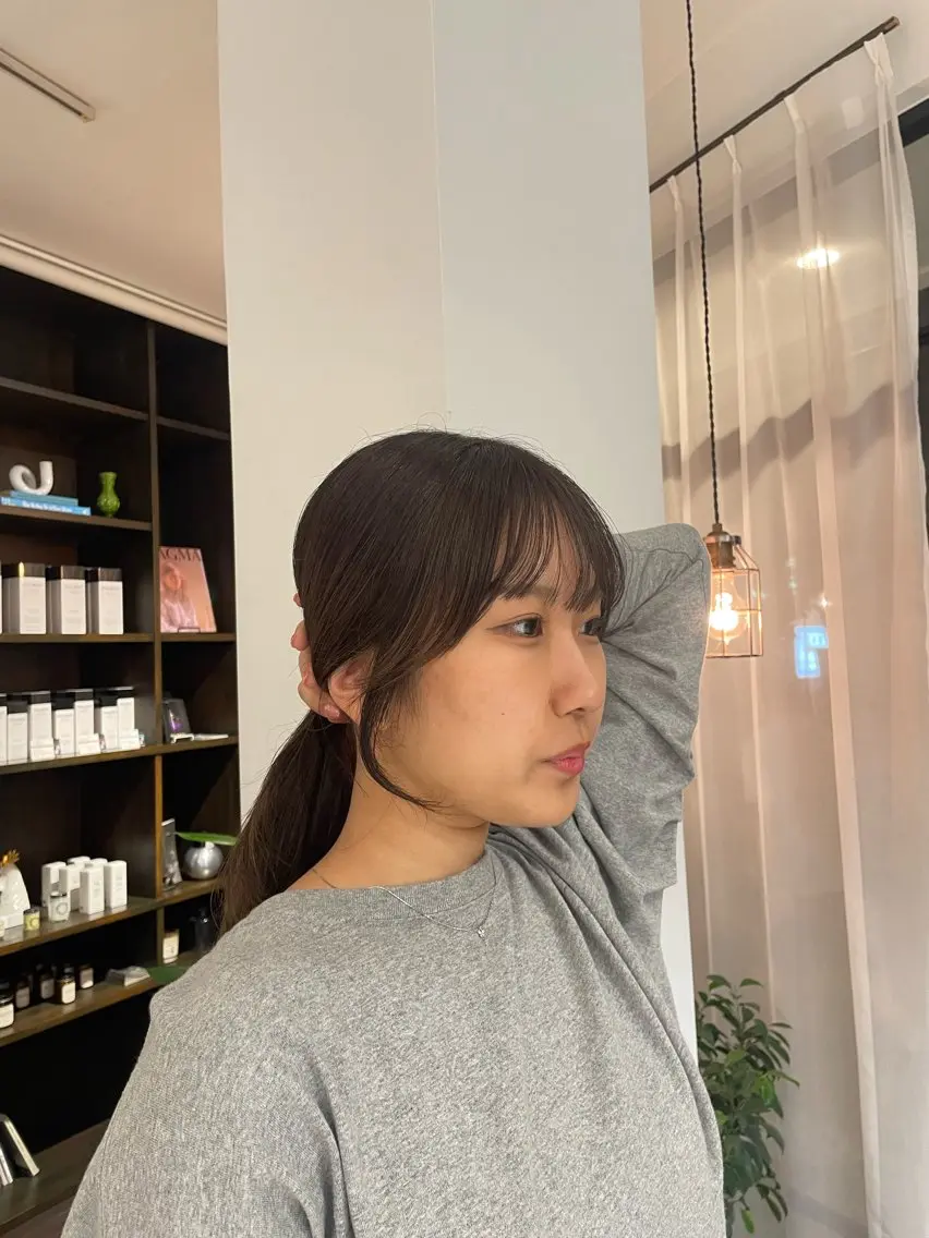 セミロング 顔周りカット 西野 優夏のヘアスタイル