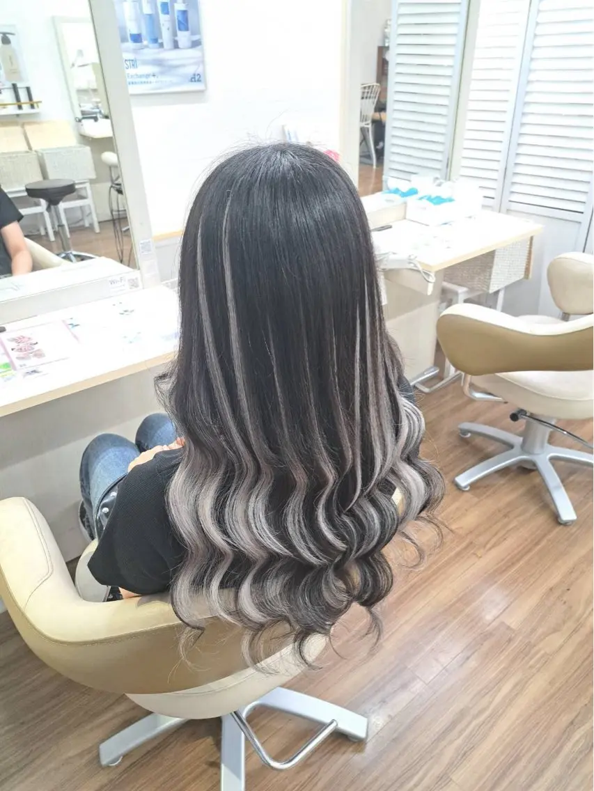 ロング エクステ レイヤーカット エクステ GLOSS 心斎橋 山上のヘアスタイル