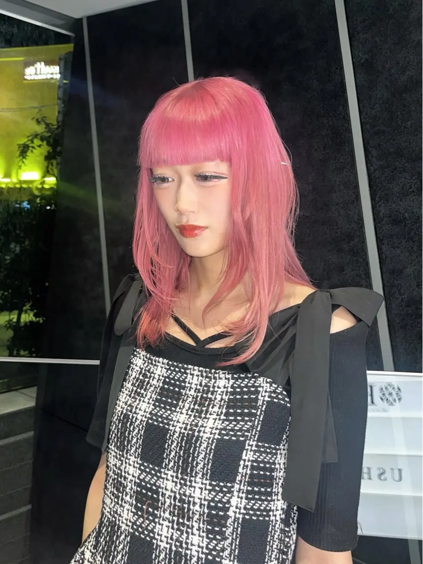 ミディアム カラー カット ヘアカラー ✩.*Aise⟡.· 艶カラー🐈⬛🩶のヘアスタイル