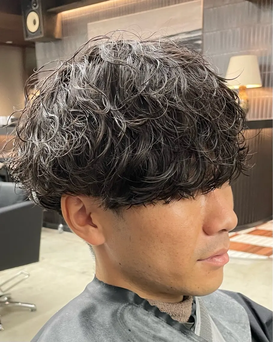 パーマ メンズ マッシュ メンズパーマ 波巻きパーマ 中川 稜のヘアスタイル