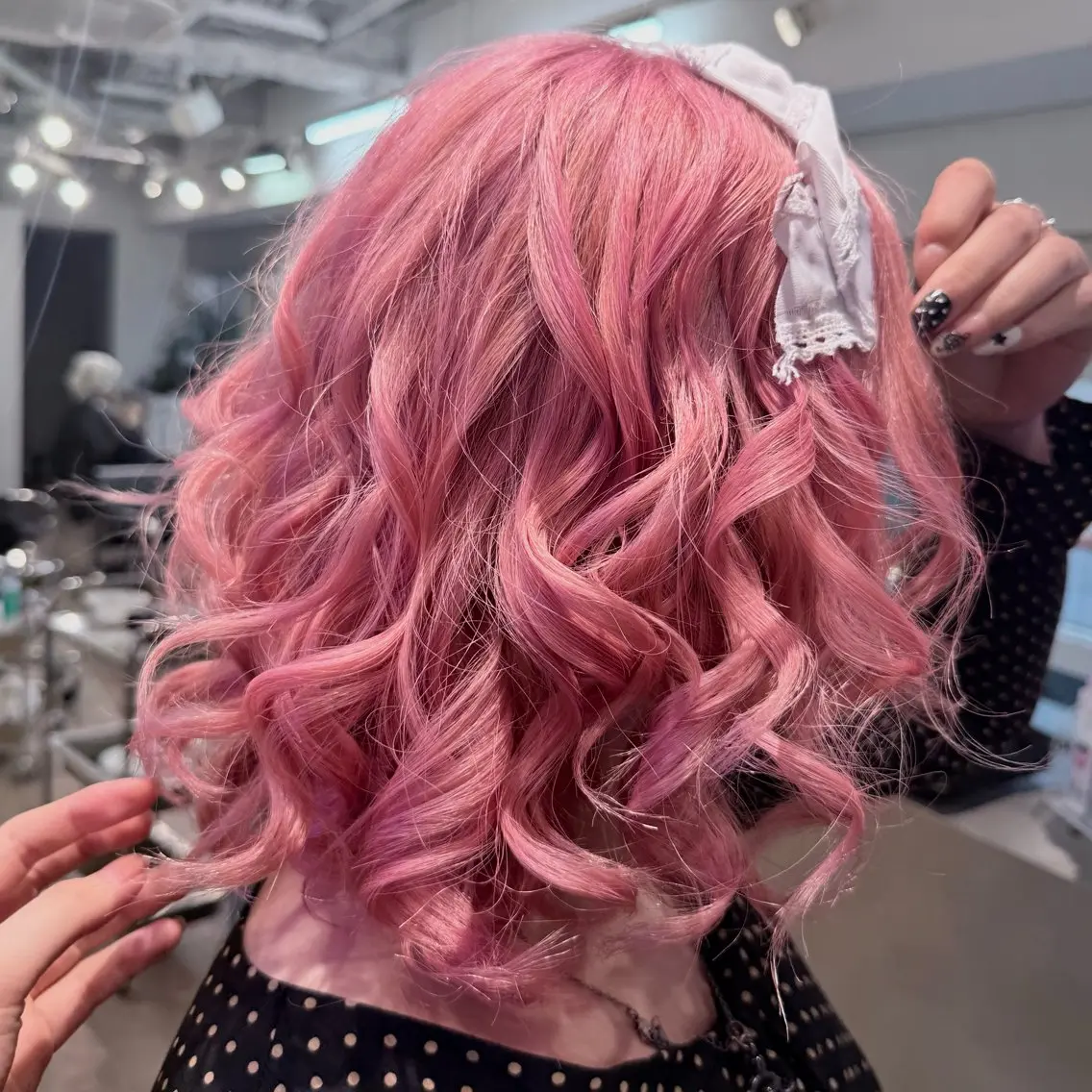 ミディアム カラー ヘアカラー ヒマリ. オリーブ/ハイトーンのヘアスタイル