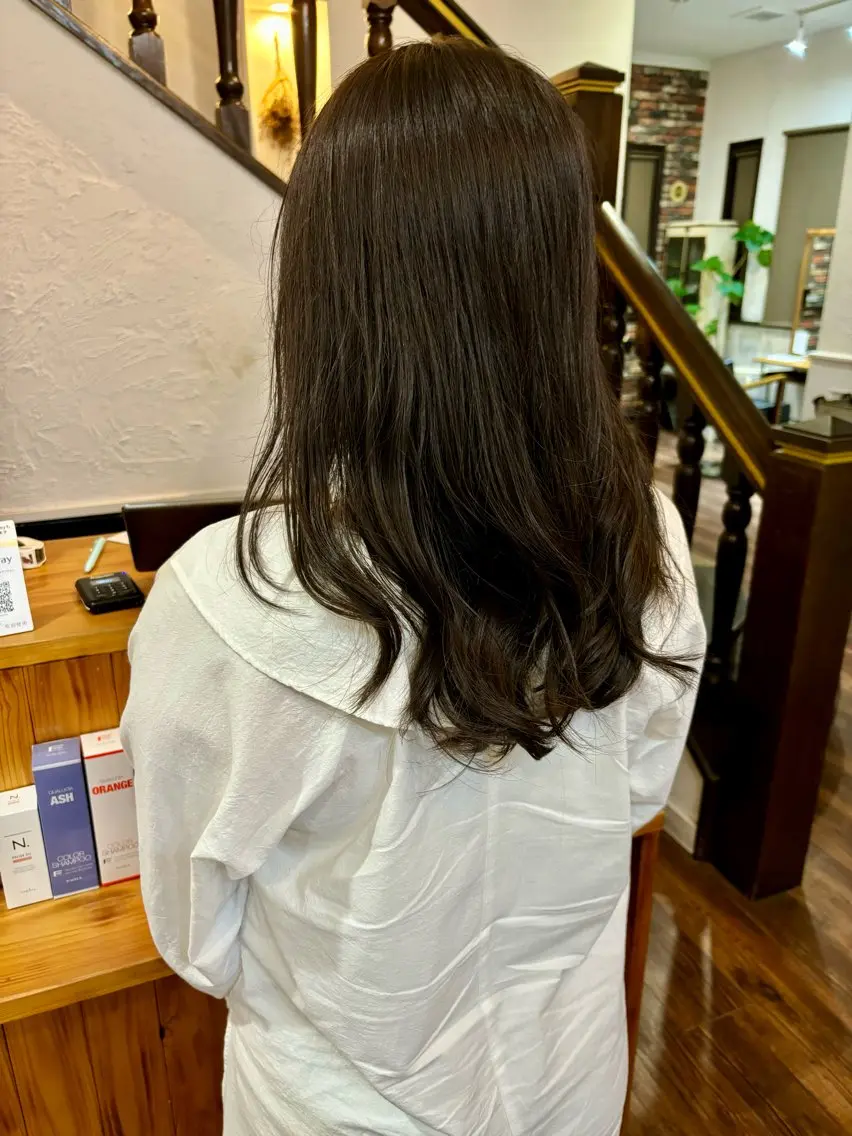 ロング カット ヘアカラー 内田 遥香のヘアスタイル