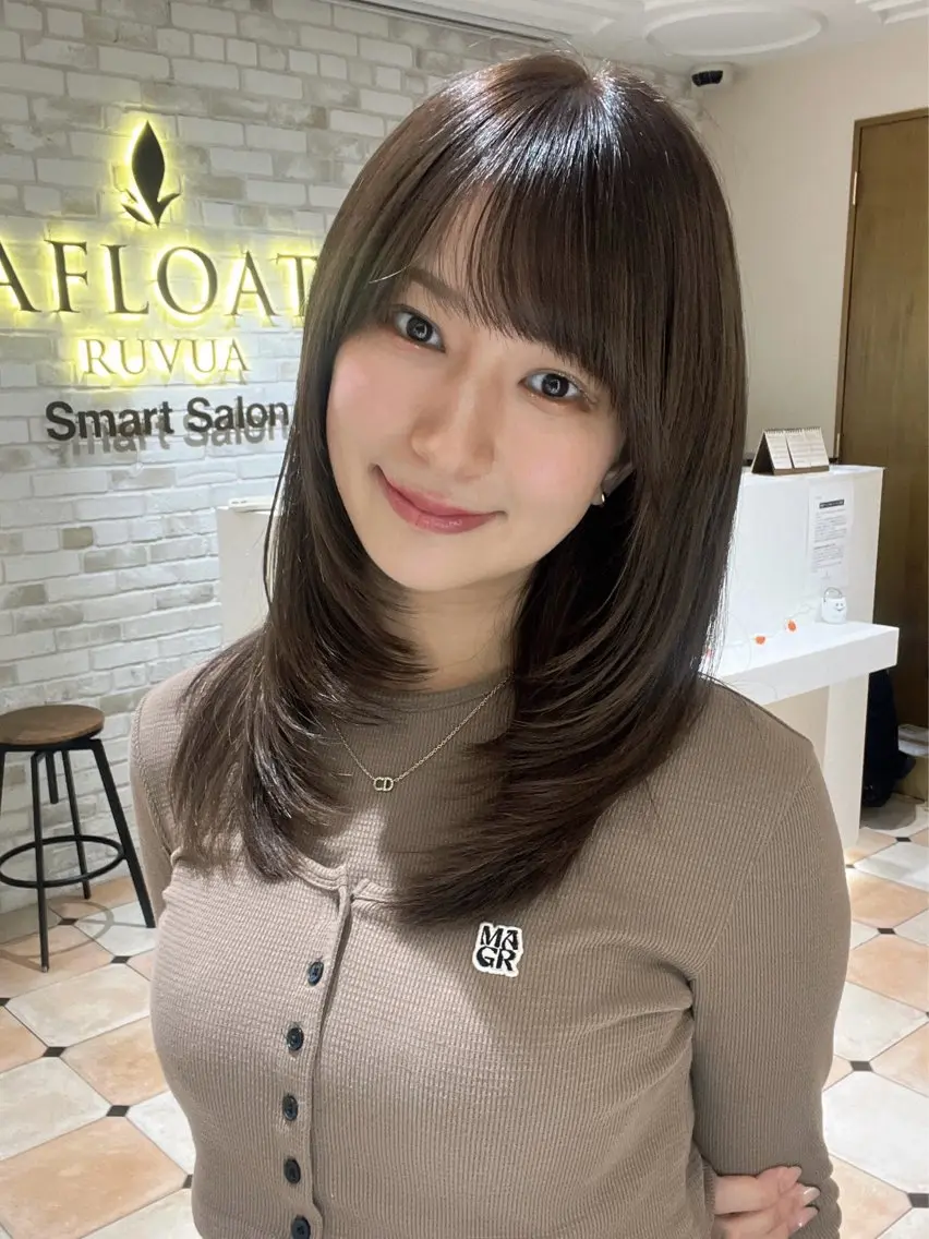 ミディアム カラー ヘアアレンジ ハイレイヤー レイヤーカット 骨格別小顔カット/ 顔周りカット/金井のヘアスタイル