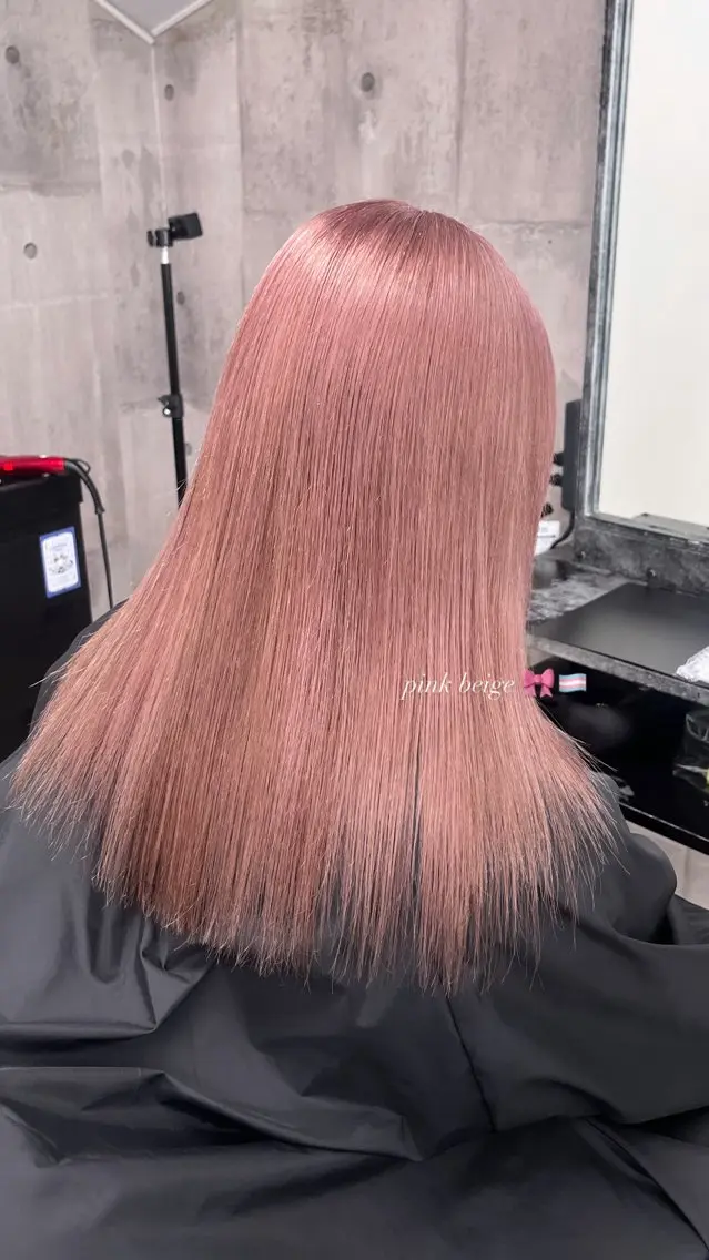 セミロング カラー ハイトーン/ゆるふわ 🧚𖥔ׁTOMO♡のヘアスタイル