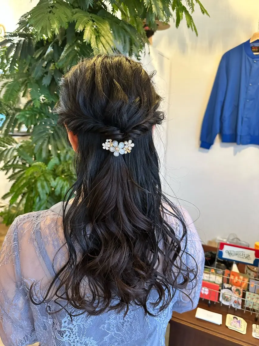 ロング ヘアアレンジ ハーフアップ 岩村 夏姫のヘアスタイル