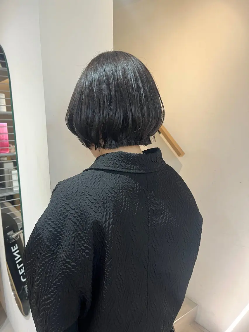 ショート カラー ボブ レイヤーカット 竹内 穂乃佳のヘアスタイル