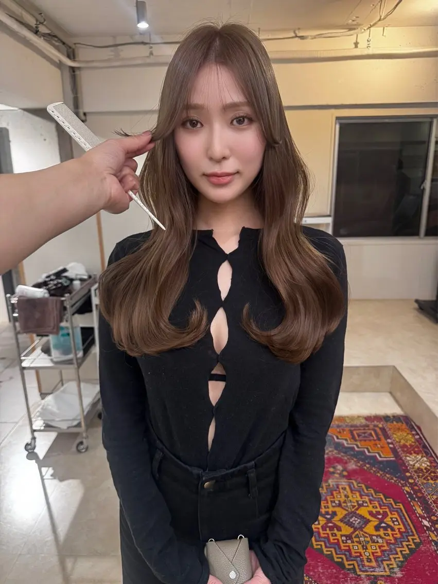 セミロング カラー 縮毛矯正特化型美容師 名古屋LORENハダのヘアスタイル